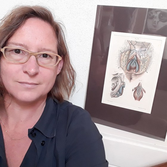 Lineke Pijnappels met de clitorisprint.